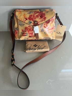 NWT Patricia Nash Avellino Aegean Blooms Leather Crossbody Bag Purse Floral